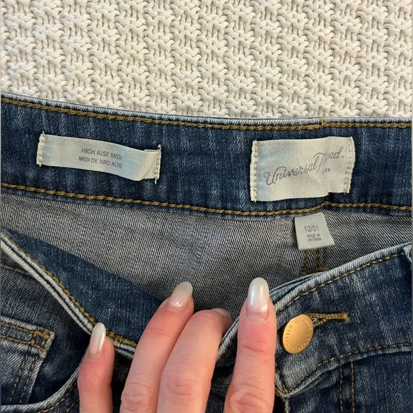 Universal Thread High Rise Shorts! - Picture 2 of 6